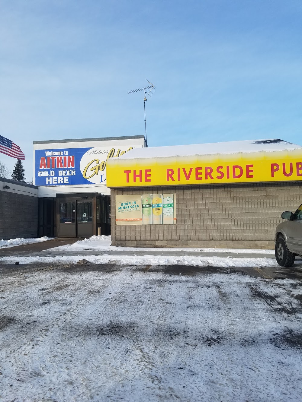 Riverside Pub